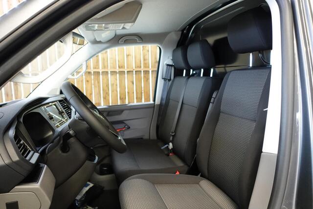 Volkswagen TRANSPORTER 2.0 TDI L2H1 28 Highline Automaat Airco Cruise Control Navi PDC V&A Trekhaak