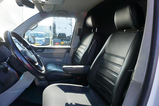 Volkswagen TRANSPORTER 150pk L1 Highline 2x schuifdeur Glaslook Navigatie Apple carplay Camera Trekhaak Imperiaal