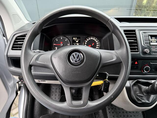Volkswagen TRANSPORTER 2.0 TDI 150 PK / L2H1 / 1e EIG. / IMPERIAAL / TREKHAAK / AIRCO / CRUISE / PDC
