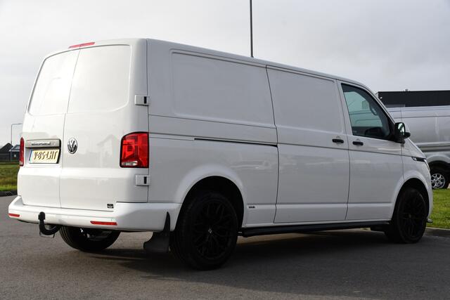Volkswagen TRANSPORTER 2.0 TDI L2H1 30 Bulli Edition Cruise, Carplay, 150PK, Automaat, Sensoren, LED, PDC, 2 x Schuifdeur, Trekhaak, UNIEK!