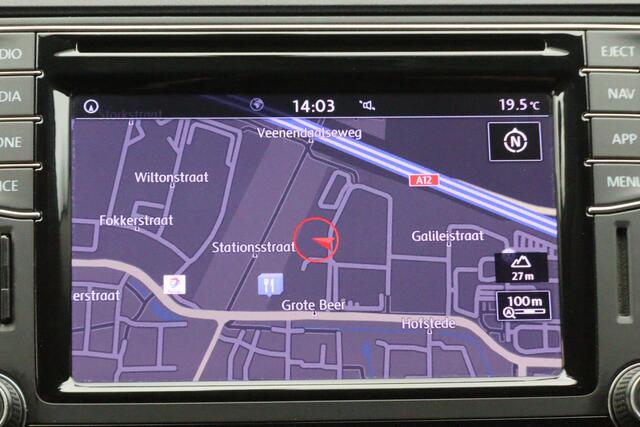 Volkswagen TRANSPORTER 2.0 TDI 150 PK L2H1 Highline 3-Zits, Verwarmde Voorruit, Apple Carplay, Cruise, PDC, DAB, Trekhaak, 18''