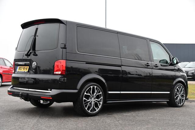 Volkswagen TRANSPORTER 2.0 TDI L2H1 30 DC Caravelle Virtual, Camera, Carplay, Leder, LED, 2 x Electrische deur, Clima, Trekhaak, 150pk, Automaat, Uniek! Bulli, Highline!