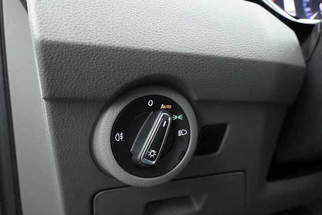 Volkswagen TRANSPORTER 2.0 TDI L2H1 32 DC Comfortline | Trekhaak | Adapt. Cruise | Camera | Apple CarPlay & Android auto | Leder | DAB