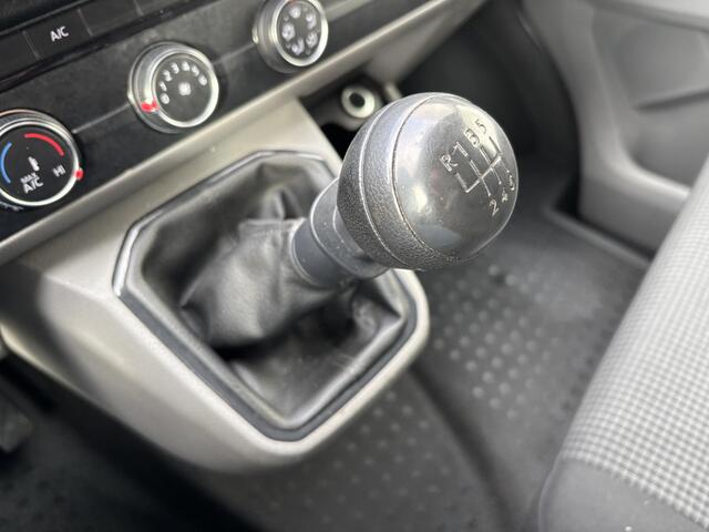 Volkswagen TRANSPORTER 2.0 TDI L2H1*A/C*3PERS.*
