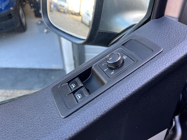 Volkswagen TRANSPORTER 2.0 TDI L2H1 150pk Automaat DSG 2x schuifdeur Airco Cruise controle Trekhaak 2500kg trekgewicht 2-Persoons Telefoonverbinding Apple carplay Sitebars Euro 6 Dubbele schuifdeur Bpm vrij Bestel
