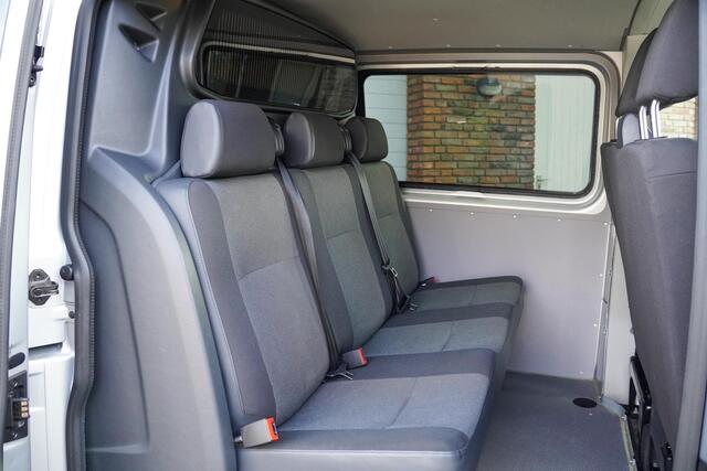 Volkswagen TRANSPORTER 2.0 TDI 150PK DSG L2H1 DUB/CAB Trekhaak 6-Zits