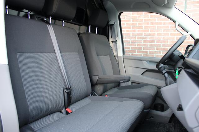 Volkswagen TRANSPORTER 2.0 TDI 150PK L2H1 |STOELVERW|MULTI-STUUR|CARPLAY|CAMERA|