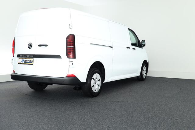 Volkswagen TRANSPORTER T7 2.0 TDI 110pk L2H1 Life Incl. BPM! Parkeersensoren Carplay Bijrijdersbank