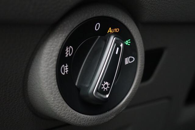 Volkswagen TRANSPORTER 2.0 TDI DSG L2H1 DC Bulli, Leder, 2x schuifdeur