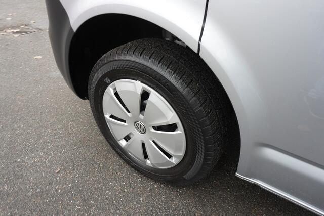 Volkswagen TRANSPORTER 150pk L2H1 Apple Carplay Stoelverwarming 3-zits Airco Parkeersensoren Achterdeuren