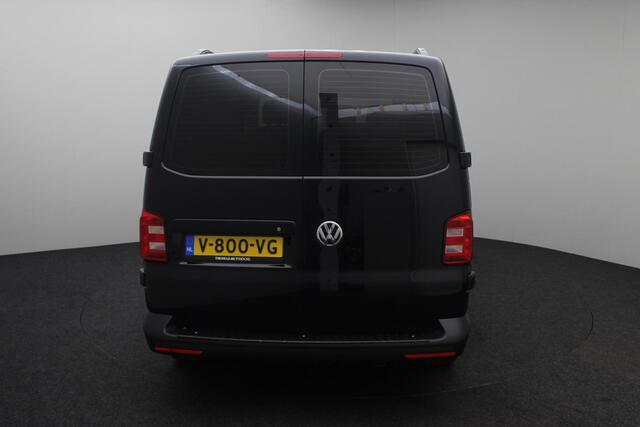 Volkswagen TRANSPORTER 2.0 TDI L1H2 Highline 2019 | Navigatie | Carplay | Dak Afzuiging | Parkeersensoren | Verwarmde Voorruit | Cruise Control | DAB Radio | Lichtmetalen Velgen | Nationale Autopas
