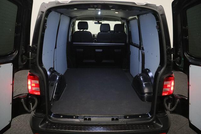Volkswagen TRANSPORTER 2.0 TDI L1H2 Highline 2019 | Navigatie | Carplay | Dak Afzuiging | Parkeersensoren | Verwarmde Voorruit | Cruise Control | DAB Radio | Lichtmetalen Velgen | Nationale Autopas
