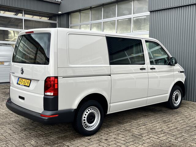 Volkswagen TRANSPORTER 2.0 TDI L1H1 150Pk Airco Cruise controle 2-Persoons Telefoonverbinding Apple carplay Achterklep Zijruit Navigatiesysteem Euro 6 Dealer onderhouden