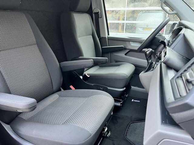 Volkswagen TRANSPORTER 2.0 TDI L1H1 150Pk Airco Cruise controle 2-Persoons Telefoonverbinding Apple carplay Achterklep Zijruit Navigatiesysteem Euro 6 Dealer onderhouden