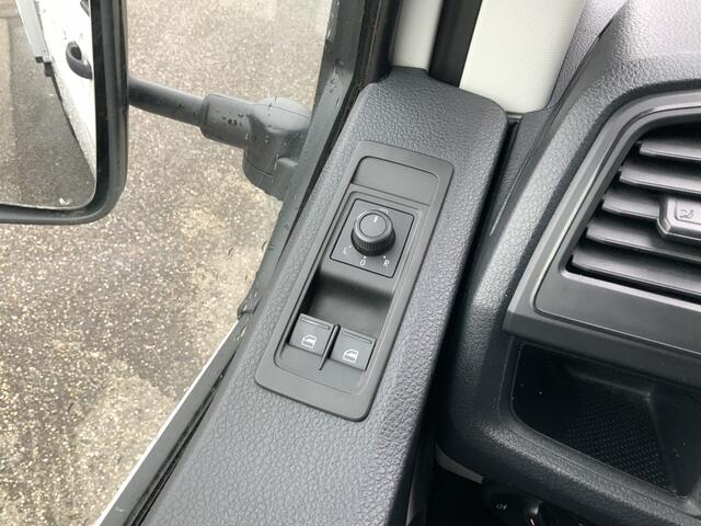 Volkswagen TRANSPORTER 2.0 TDI L2H1 Dub Cab Pick Up 6 Zits Airco Trekhaak 2200 kg Euro 6