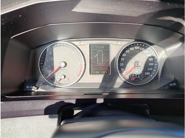 Volkswagen TRANSPORTER Kombi 2.0 TDI L2H2 Highline ¤ 19950.- Incl. BTW / BPM Vrij | AIRCO | CAMERA | NAVI | CV OP AFSTAND