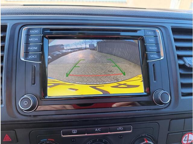 Volkswagen TRANSPORTER Kombi 2.0 TDI L2H2 Highline ¤ 19950.- Incl. BTW / BPM Vrij | AIRCO | CAMERA | NAVI | CV OP AFSTAND