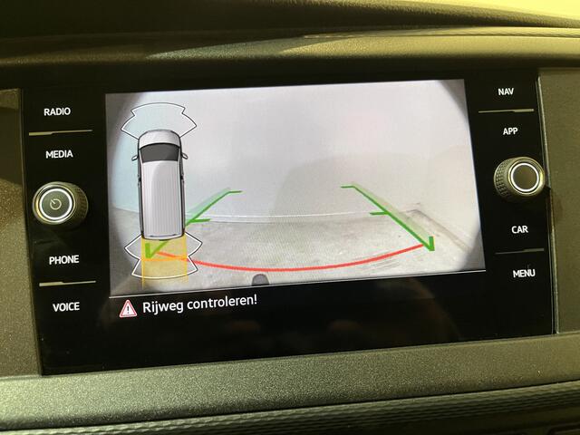 Volkswagen TRANSPORTER 2.0 TDI L2H1 150 PK 4Motion 4x4 / Servicebus / Inrichting / Euro 6 / 220V. / Airco / CarPlay / Cruise Control / Camera / Navigatie