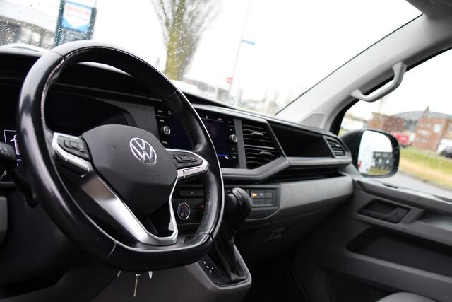 Volkswagen TRANSPORTER 2.0 TDI L2H1 30 PB Edition Adaptieve Cruise, Carplay, 150pk, Sensoren, Voorruit verwarming, Automaat, Leder, Uniek!