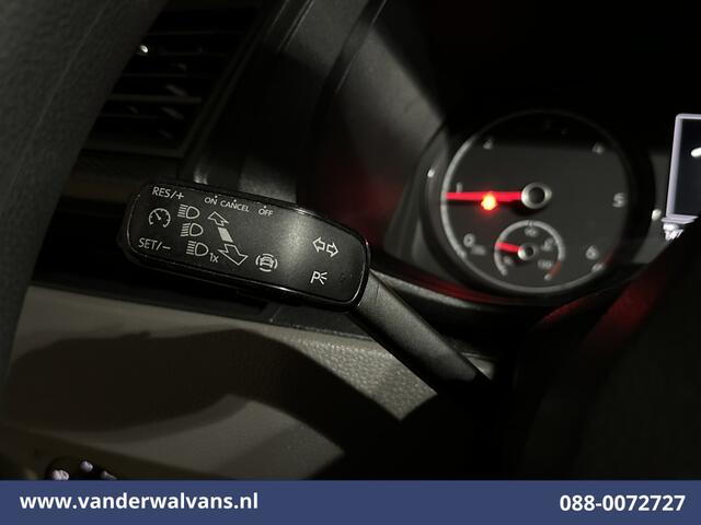Volkswagen TRANSPORTER 2.0 TDI L2H1 Euro6 Airco | Omvormer | Camera | Imperiaal | Apple Carplay | Cruisecontrol | Trekhaak Android Auto, Parkeersensoren, Achterklep