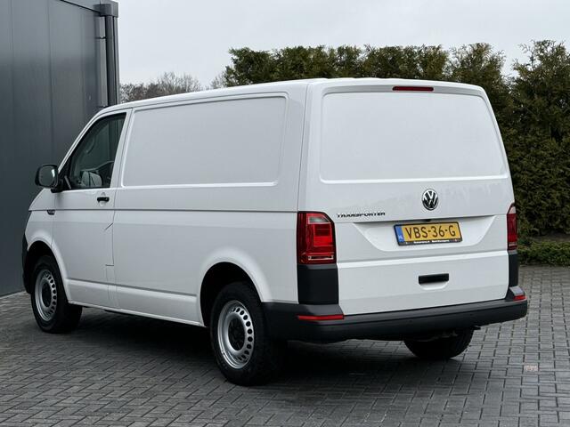 Volkswagen TRANSPORTER 2.0 TDI 102 PK / L1H1 / 1e EIG. / ACHTERKLEP / AIRCO / CRUISE / CAMERA / VERWARMDE VOORRUIT