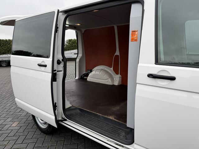 Volkswagen TRANSPORTER 2.0 TDI 102 PK / L1H1 / 1e EIG. / ACHTERKLEP / AIRCO / CRUISE / CAMERA / VERWARMDE VOORRUIT