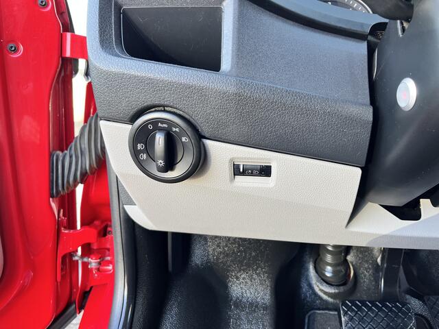 Volkswagen TRANSPORTER 2.0 TDI L1H1 150PK Automaat Airco Cruise controle Trekhaak 2500kg trekgewicht Telefoonverbinding Navigatiesysteem Euro 6 Ex overheid 1e Eigenaar