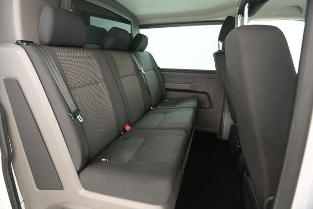 Volkswagen TRANSPORTER 2.0 TDI L2H1 Bulli 150PK | Aut. | Dubbele Cabine | Airco | Adap. Cruise | Virtual | Camera | Trekh. | Carplay | Navi