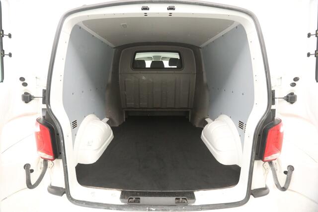 Volkswagen TRANSPORTER 2.0 TDI L2H1 Bulli 150PK | Aut. | Dubbele Cabine | Airco | Adap. Cruise | Virtual | Camera | Trekh. | Carplay | Navi