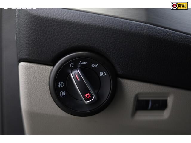 Volkswagen TRANSPORTER 2.0 TDI L2H1 DC Highline | Lederen bekleding | Airco | Automaat | Cruise Control | Verwarmde voorruit |