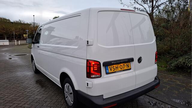 Volkswagen TRANSPORTER 6.1 - 2.0 TDI L2H1 Comfortline 150 pk / Navigatie / PDC / Trekhaak