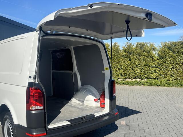 Volkswagen TRANSPORTER 2.0 TDI / L1H1 / 1e EIG. / CAMERA / CRUISE / AIRCO / ACHTERKLEP / APPLE CARPLAY / ANDROID AUTO