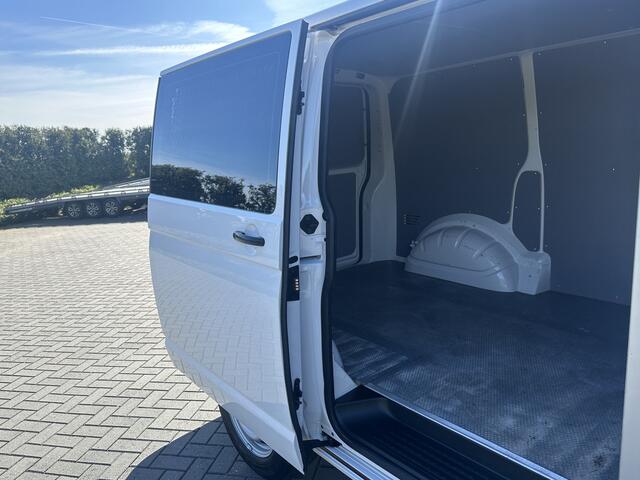 Volkswagen TRANSPORTER 2.0 TDI / L1H1 / 1e EIG. / CAMERA / CRUISE / AIRCO / ACHTERKLEP / APPLE CARPLAY / ANDROID AUTO