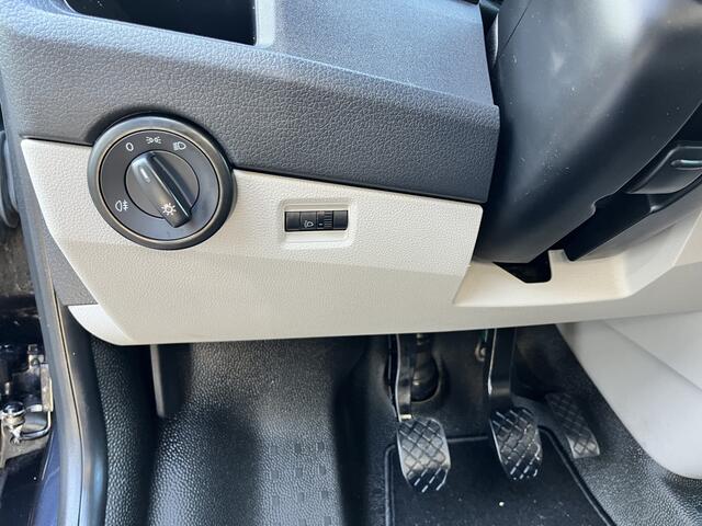 Volkswagen TRANSPORTER 2.0 TDI L1H1 Airco Trekhaak 2200kg trekgewicht Kastinrichting 3-Persoons Telefoonverbinding Euro 6 Bpm vrij voor particulier gebruik!!