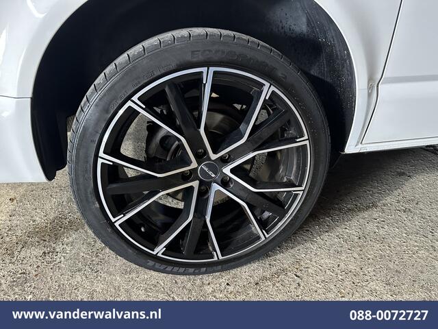 Volkswagen TRANSPORTER 2.0 TDI L1H1 Euro6 Airco | Apple Carplay | Cruisecontrol | LM-velgen | Trekhaak | Parkeersensoren Android Auto, Bijrijdersbank