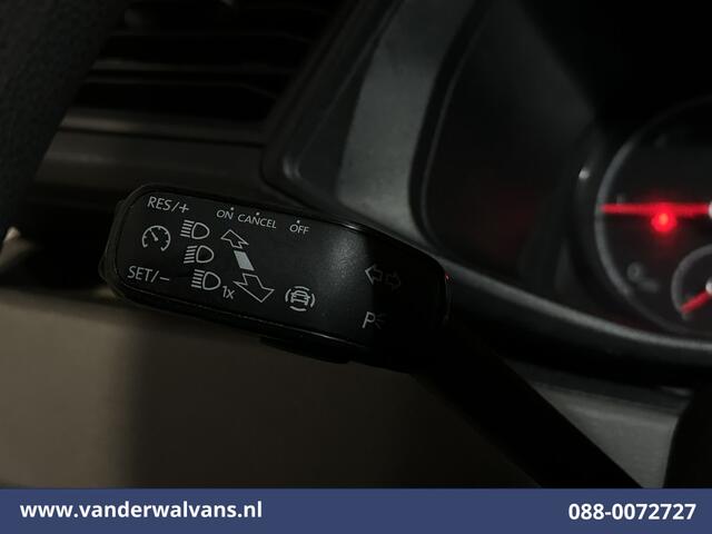 Volkswagen TRANSPORTER 2.0 TDI L1H1 Euro6 Airco | Apple Carplay | Cruisecontrol | LM-velgen | Trekhaak | Parkeersensoren Android Auto, Bijrijdersbank
