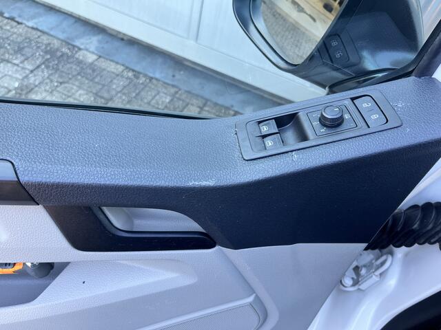 Volkswagen TRANSPORTER 2.0 TDI L1H1 DSG 2x Schuifdeur Hondenvervoer Airco Cruise controle hondenrek Hond Ventilatiesysteem 2-Persoons Achterklep Bpm vrij voor particulier gebruik!!