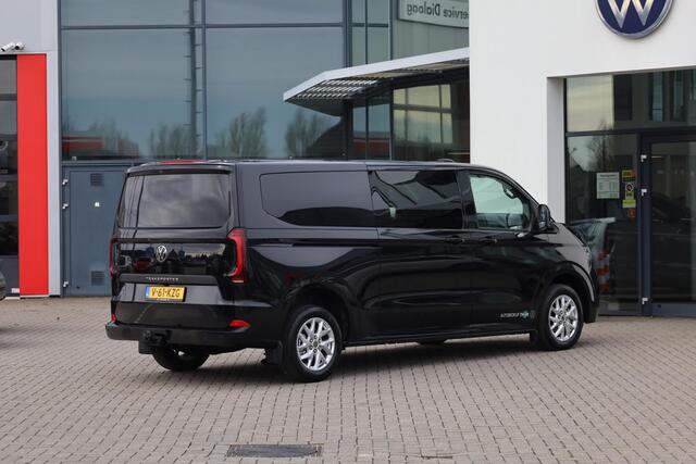 Volkswagen TRANSPORTER 2.0 TDI L2H1 30 Bulli 150PK / 110kW, Dodehoekdetectie (side assist), adaptieve cruise control (acc), rondomzichtcamera (area view), achteruitrijcamera (rear view), parkeersensoren voor en achter (pdc), verwarmbare voorstoelen, DAB+, draadloos Apple Carpla