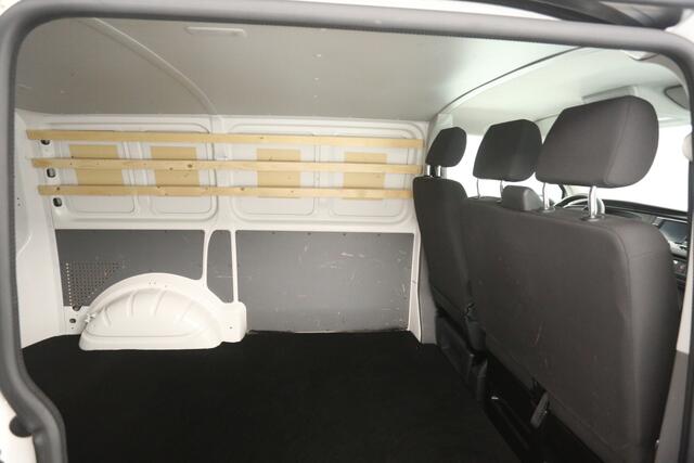 Volkswagen TRANSPORTER 2.0 TDI L1H1 140PK | Airco | Cruise | 3 Zits | Carplay | Trekhaak | Parkeersens.