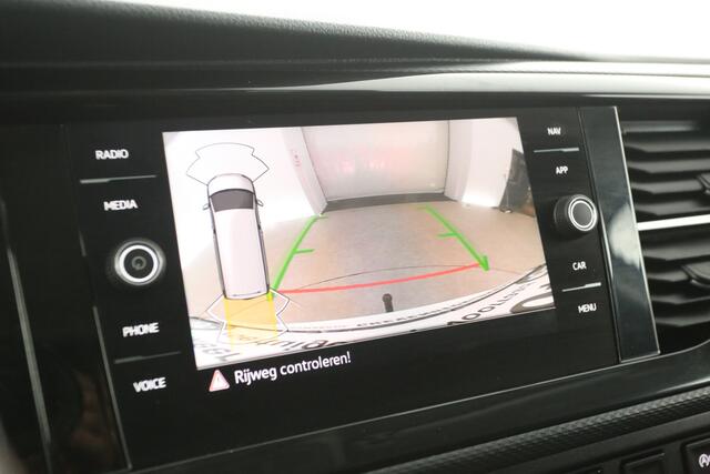 Volkswagen TRANSPORTER 2.0 TDI L1H1 150PK | DSG | Airco | Adap. Cruise | 3 Zits | Camera | Virtual | Trekhaak | Carplay | Navi
