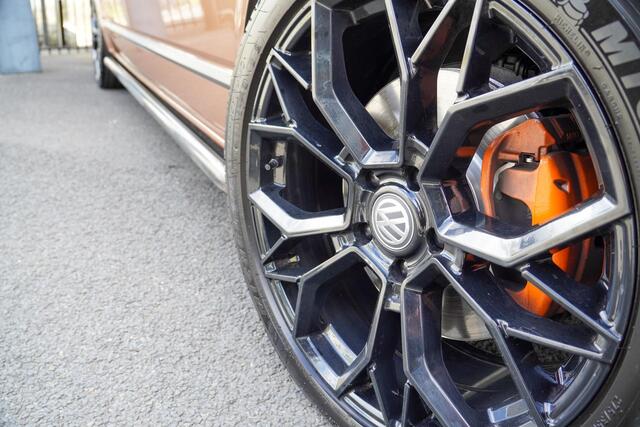 Volkswagen TRANSPORTER 2.0 TDI 204PK L2H1 DUB/CAB BWT Costum LV-R LEIGHTON | BILSTEIN B14 | ALPINE AUDIO | ALCANTARA HEMEL