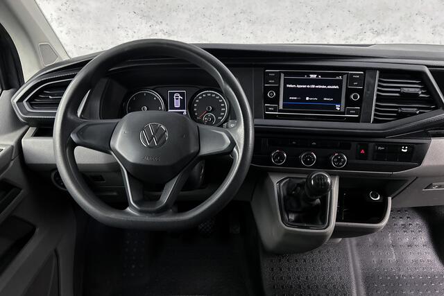 Volkswagen TRANSPORTER 2.0 TDI L1H1 26 | Trekhaak | 2 zitplaatsen rechtsvoor | Apple Carplay