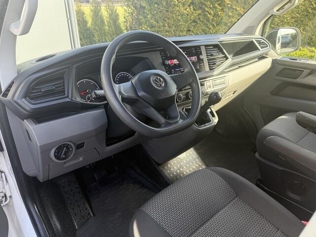 Volkswagen TRANSPORTER 2.0 TDI 150 PK / L2H1 / 1e EIG. / ALUCA INRICHTING / TREKHAAK / IMPERIAAL / CRUISE / AIRCO / NAVI