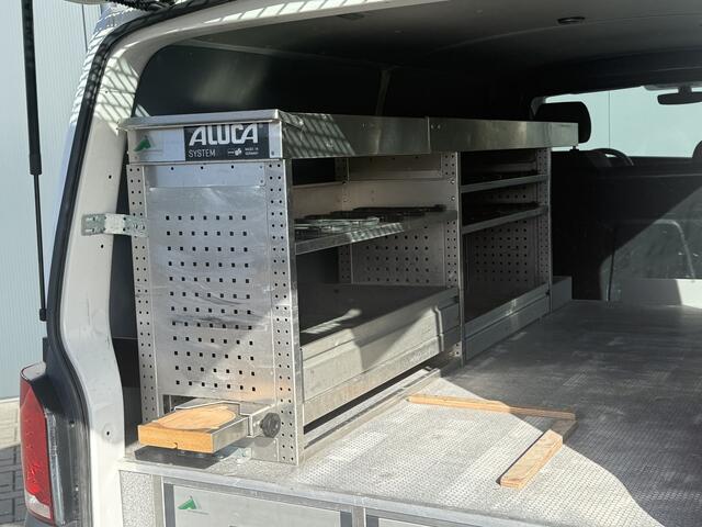 Volkswagen TRANSPORTER 2.0 TDI 150 PK / L2H1 / 1e EIG. / ALUCA INRICHTING / TREKHAAK / IMPERIAAL / CRUISE / AIRCO / NAVI