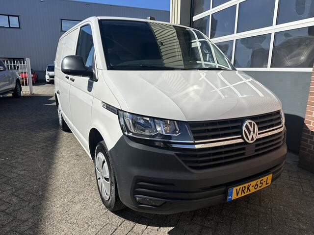 Volkswagen TRANSPORTER 2.0 TDI 150pk DSG L1H1 Airco,Cruise,Navi,Camer,Pdc,Trekh bedrijfswageninrichting