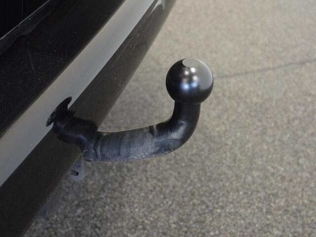 Volkswagen TRANSPORTER 150pk L2H1 28 Highline Automaat Trekhaak Navigatie Carplay Camera Cruise control Lm velgen