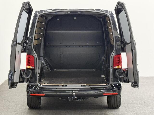 Volkswagen TRANSPORTER 2.0 150PK L2H1 Highline Automaat Airco Navi Parkeersensoren Camera Trekhaak Carplay
