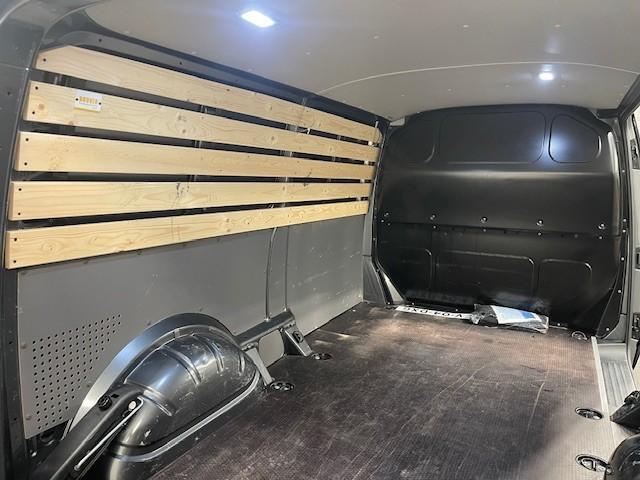 Volkswagen TRANSPORTER 2.0 TDI L2H1 28 Highline Automaat Airco Cruise Control Navi PDC V&A Trekhaak