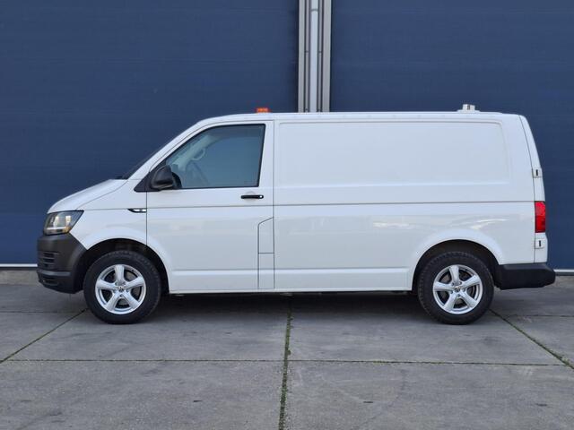 Volkswagen TRANSPORTER 2.0 TDI L1H1 Highline AIRCO / TREKHAAK / 3 ZITS / EURO 6 / N.A.P