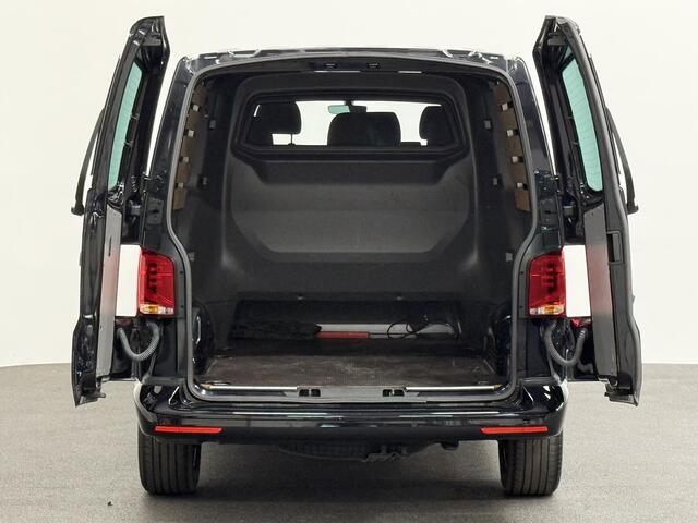 Volkswagen TRANSPORTER 2.0 TDI L2H1 28 Dubbele Cabine Highline Airco Cruise Control adaptief Parkeersensoren voor en achter 17" Lichtmetalen velgen